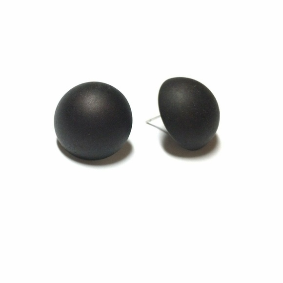 Black Frosted Retro Button Stud Earrings - Picture 4 of 5